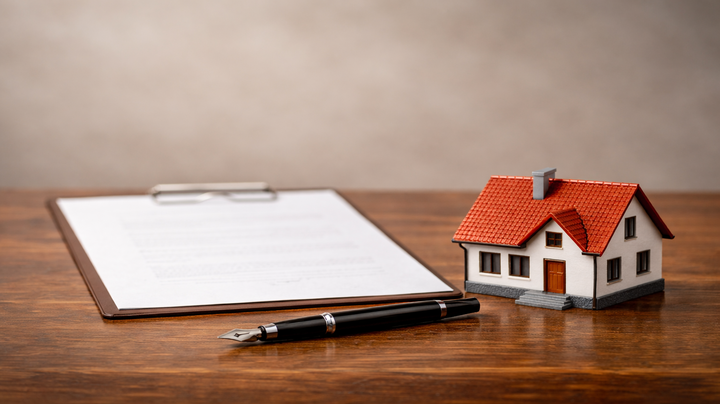 Ingatlan-nyilvántartás: tehermentesítés haláleset vagy megszűnt jogosult esetén